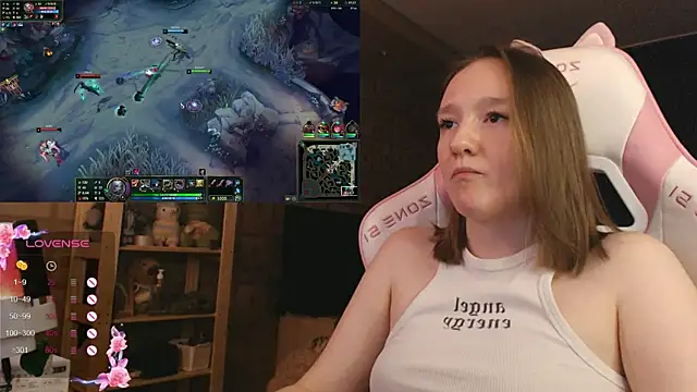 MoonlishSiren online show from 11/23/25, 06:29