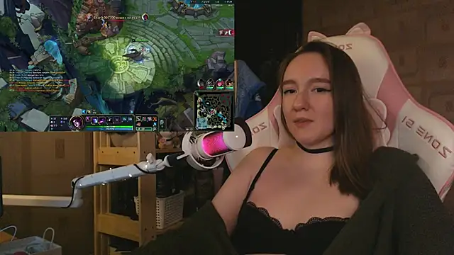 MoonlishSiren online show from 05/31/26, 09:48