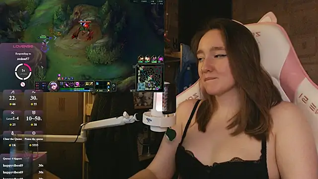 Snapshot of MoonlishSiren chatting on 06/15/26, 06:40 MoonlishSiren online show from 06/15/26, 06:40