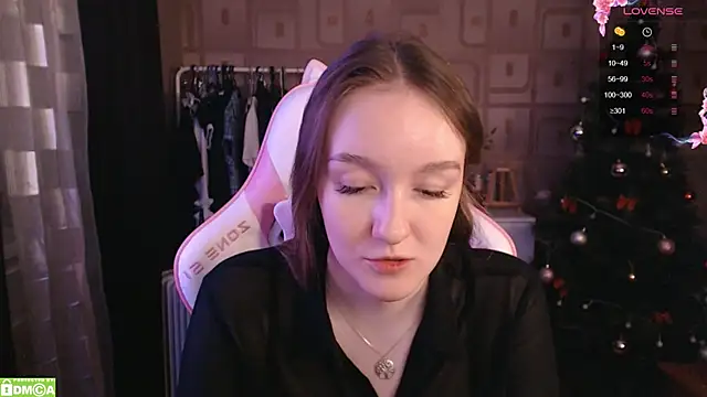 Snapshot of MoonlishSiren chatting on 01/20/25, 10:26 MoonlishSiren online show from 01/20/25, 10:26