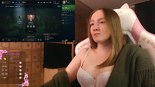 Snapshot of MoonlishSiren chatting on 10/09/25, 08:09 MoonlishSiren online show from 10/09/25, 08:09