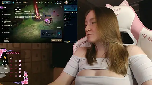 Snapshot of MoonlishSiren chatting on 10/04/25, 07:04 MoonlishSiren online show from 10/04/25, 07:04