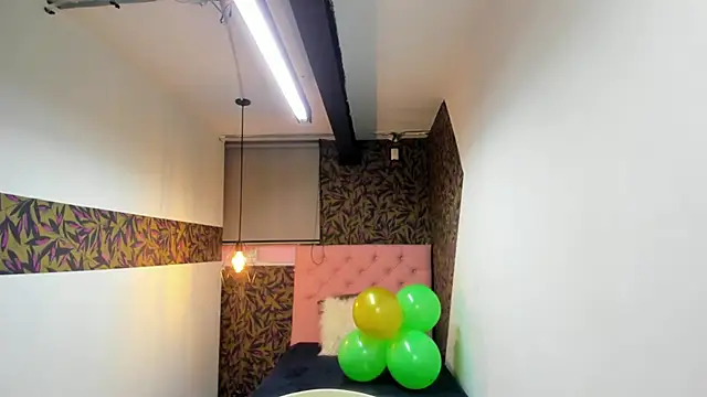 LiaCooper  online show from 03/19/25, 12:01