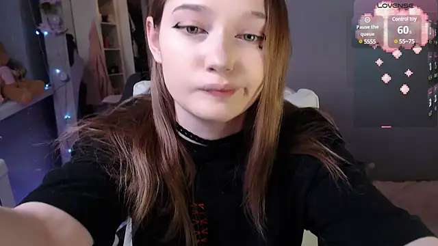 Snapshot of White_kitty01 chatting on 02/25/25, 03:42 White kitty01 online show from 02/25/25, 03:42