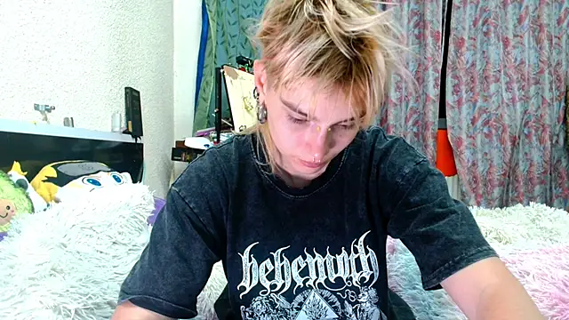 Sophie Bell online show from 05/25/26, 08:40