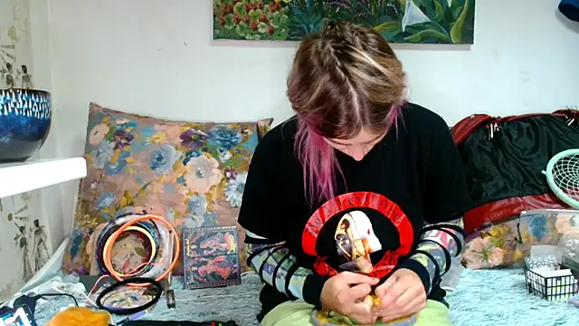 Sophie Bell online show from 10/14/25, 05:46