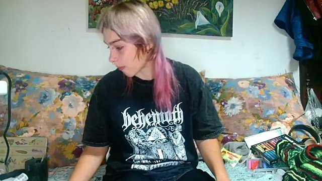 Sophie Bell online show from 10/19/25, 05:16