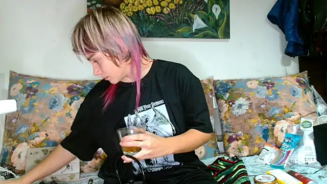 Sophie Bell online show from 10/11/25, 04:30