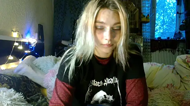 Sophie Bell online show from 04/29/26, 05:06