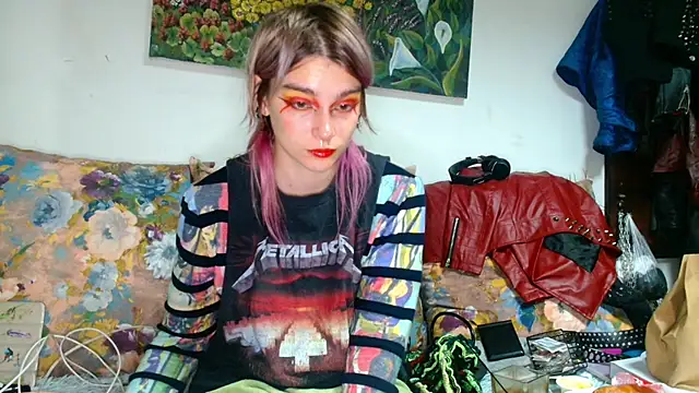 Sophie Bell online show from 10/17/25, 05:26