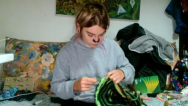 Sophie Bell online show from 10/23/25, 02:16