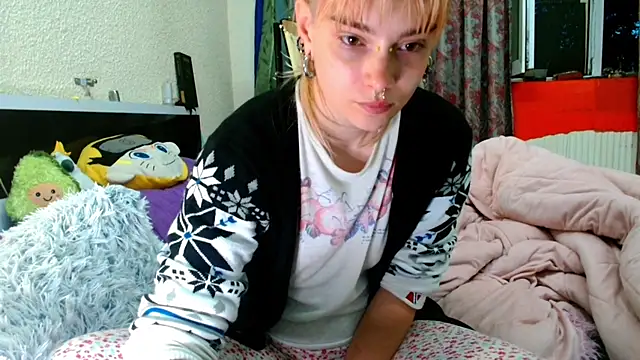 Sophie Bell online show from 05/24/26, 06:19