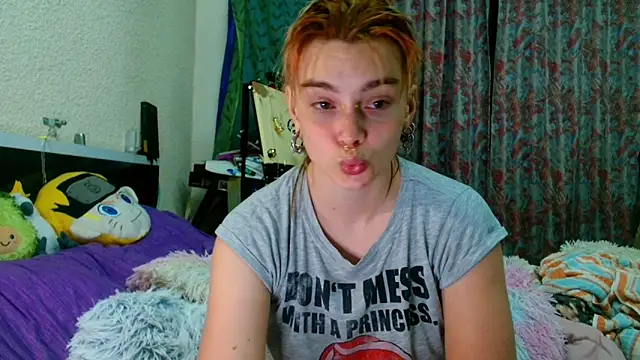 Sophie Bell online show from 05/22/26, 09:02