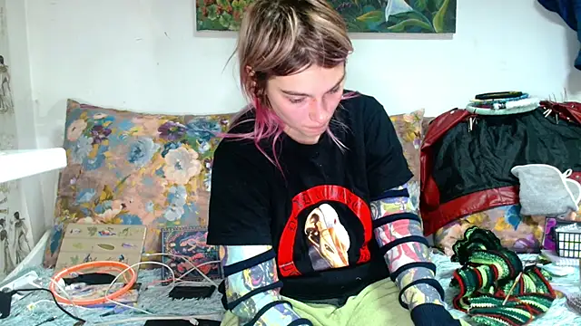 Sophie Bell online show from 10/15/25, 05:32