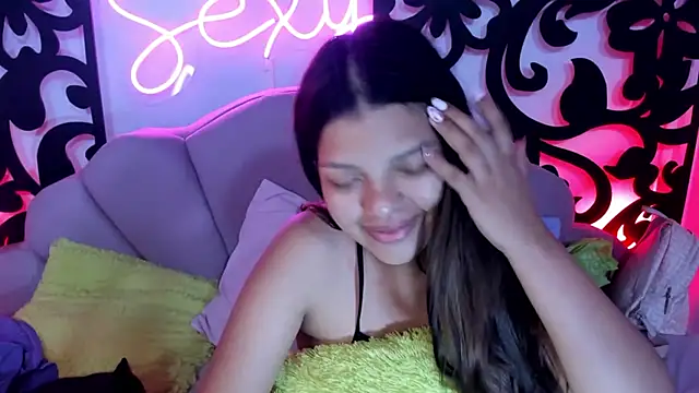 Snapshot of your_little_naughty1 chatting on 12/31/24, 09:42 your little naughty1 online show from 12/31/24, 09:42