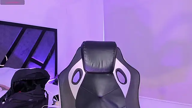 Snapshot of MelodyBliss chatting on 04/03/26, 10:49 MelodyBliss online show from 04/03/26, 10:49