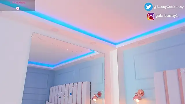 gabi bunny online show from 12/18/25, 05:17