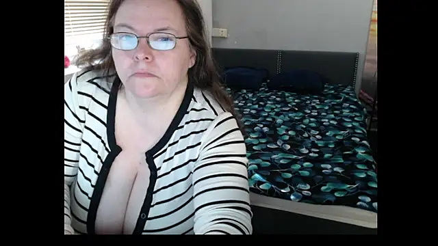 Sweetboobs online show from 04/05/26, 07:26