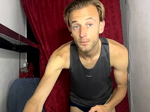 aquilesmade online show from 10/11/25, 04:08