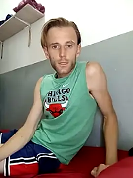 aquilesmade online show from 11/06/25, 05:50