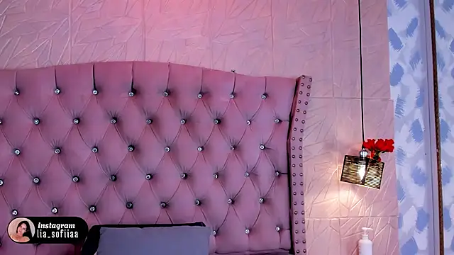 lia sofiia online show from 02/18/26, 09:17