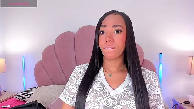 Nicole Paradise online show from 02/11/26, 01:11