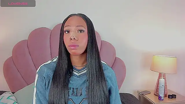 Nicole Paradise online show from 10/06/25, 12:28