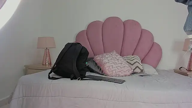 Nicole Paradise online show from 11/20/25, 12:39