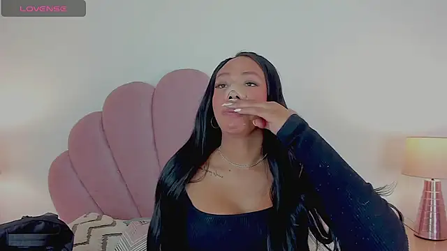 Nicole Paradise online show from 10/03/25, 12:17