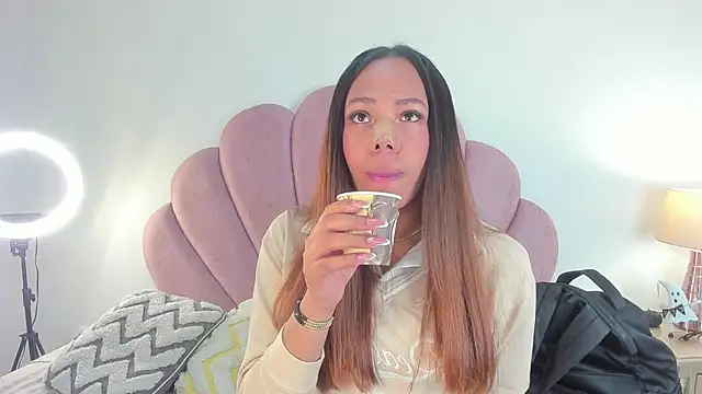 Nicole Paradise online show from 10/29/25, 12:15