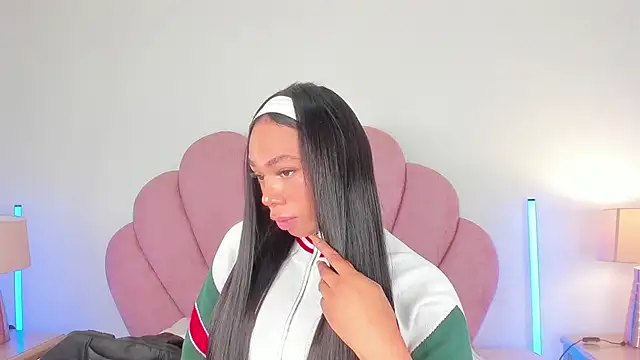 Nicole Paradise online show from 03/26/26, 12:47