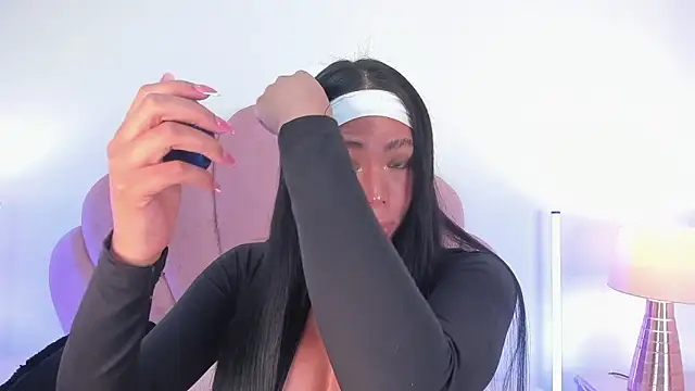 Nicole Paradise online show from 12/16/25, 12:53