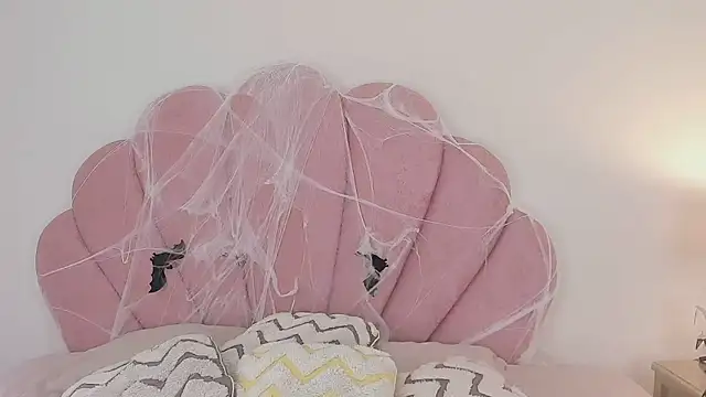 Nicole Paradise online show from 10/22/25, 12:37