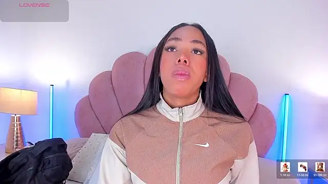 Nicole Paradise online show from 03/03/26, 12:45