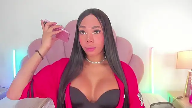 Nicole Paradise online show from 04/07/26, 01:02