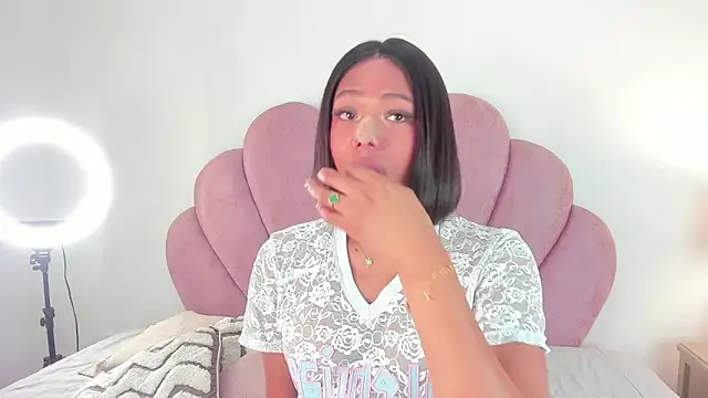 Nicole Paradise online show from 11/05/25, 12:30