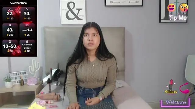SophiaMeyerst online show from 05/13/26, 06:15