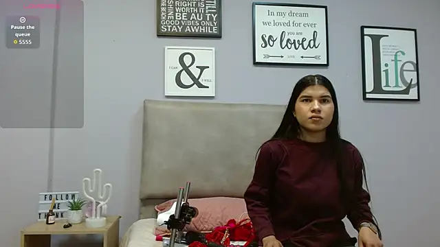 SophiaMeyerst online show from 12/18/25, 01:04