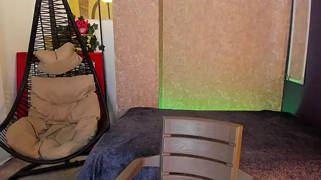 Cumming Tiffani online show from 03/12/25, 12:36