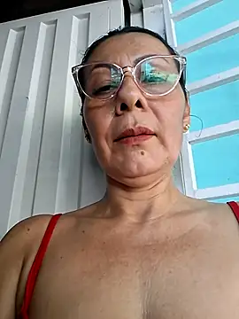 Snapshot of Mia-funny20 chatting on 10/31/25, 08:49 Mia-funny20 online show from 10/31/25, 08:49