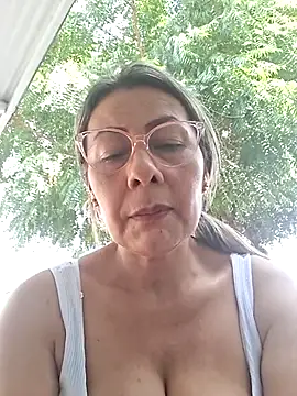 Snapshot of Mia-funny20 chatting on 12/04/25, 08:19 Mia-funny20 online show from 12/04/25, 08:19