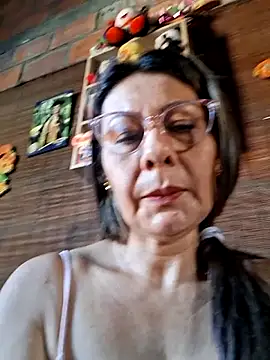 Snapshot of Mia-funny20 chatting on 10/03/25, 08:32 Mia-funny20 online show from 10/03/25, 08:32