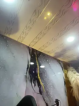 emma  cute   online show from 12/17/25, 11:26