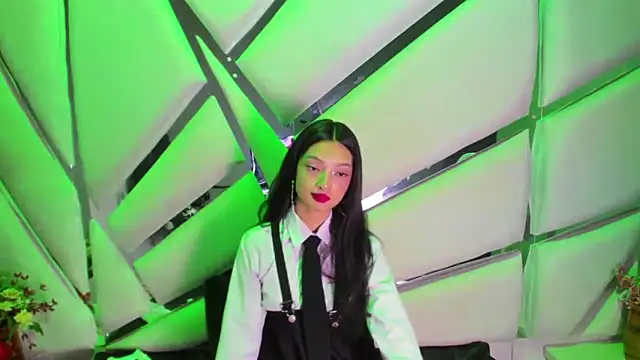 Aurora 18 online show from 11/28/25, 02:39