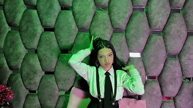 Aurora 18 online show from 01/15/26, 02:42