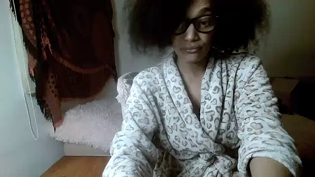 Snapshot of RDENLACASA chatting on 02/24/25, 04:15 RDENLACASA online show from 02/24/25, 04:15