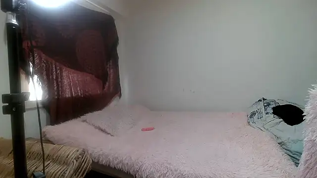 Snapshot of RDENLACASA chatting on 02/14/25, 11:53 RDENLACASA online show from 02/14/25, 11:53