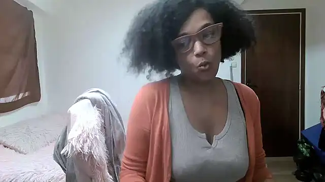 Snapshot of RDENLACASA chatting on 12/31/24, 11:20 RDENLACASA online show from 12/31/24, 11:20