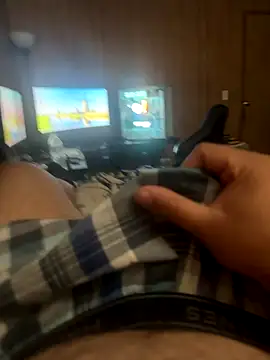 Snapshot of Jayare95 chatting on 11/26/25, 04:29 Jayare95 online show from 11/26/25, 04:29