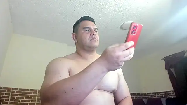 Snapshot of ApholoVV chatting on 09/16/25, 01:01 ApholoVV online show from 09/16/25, 01:01